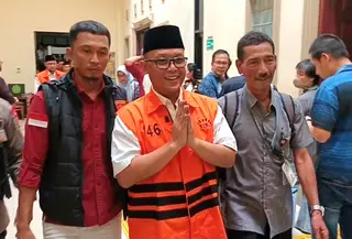 Mantan Bupati Lampung Tengah, Ardito Wijaya menjalani sidang perdana di PN Tanjungkarang, Bandar Lampung. Foto: (Liputan6.com/Ardi Munthe).