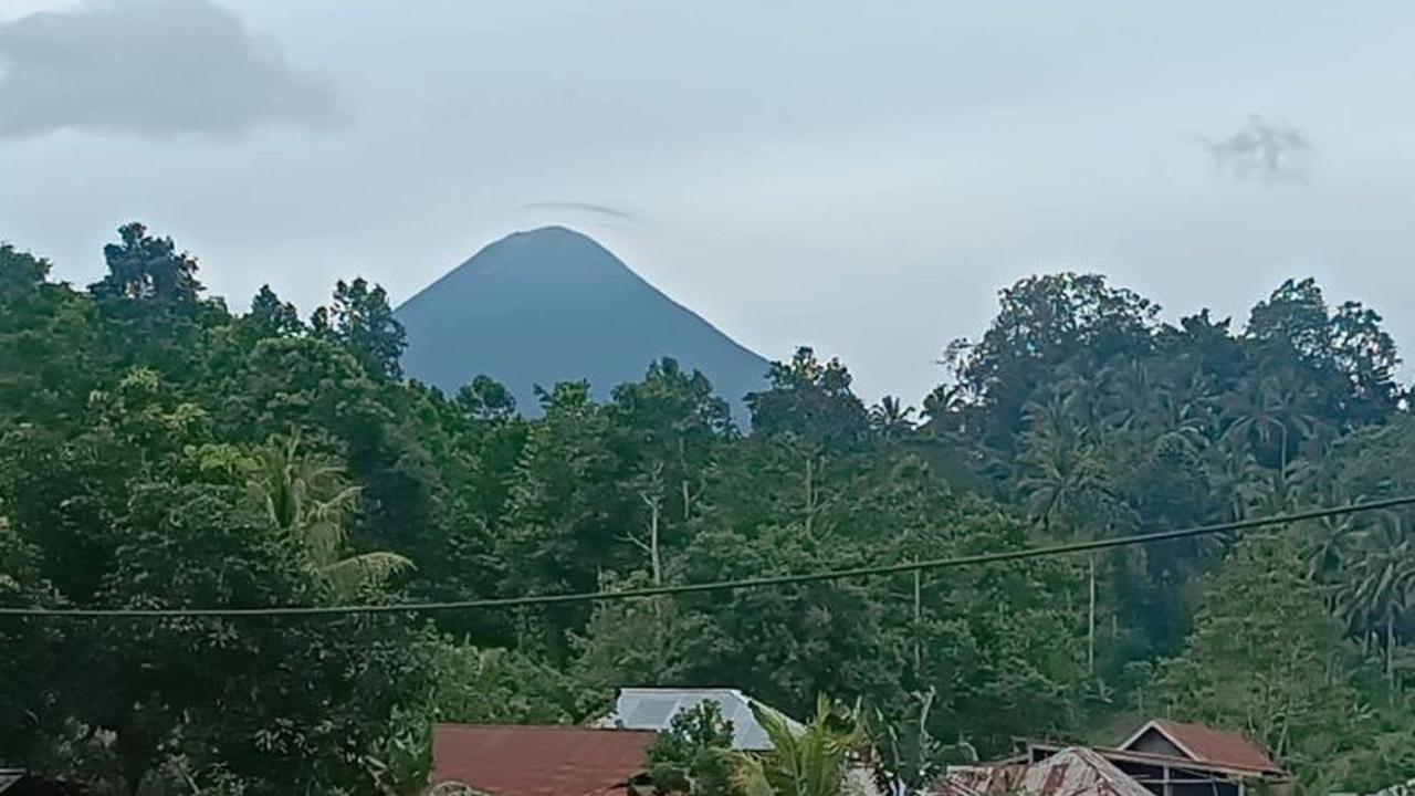 Aktivitas Kegempaan Gunung Soputan Didominasi Gempa Tektonik Jauh, Status Waspada