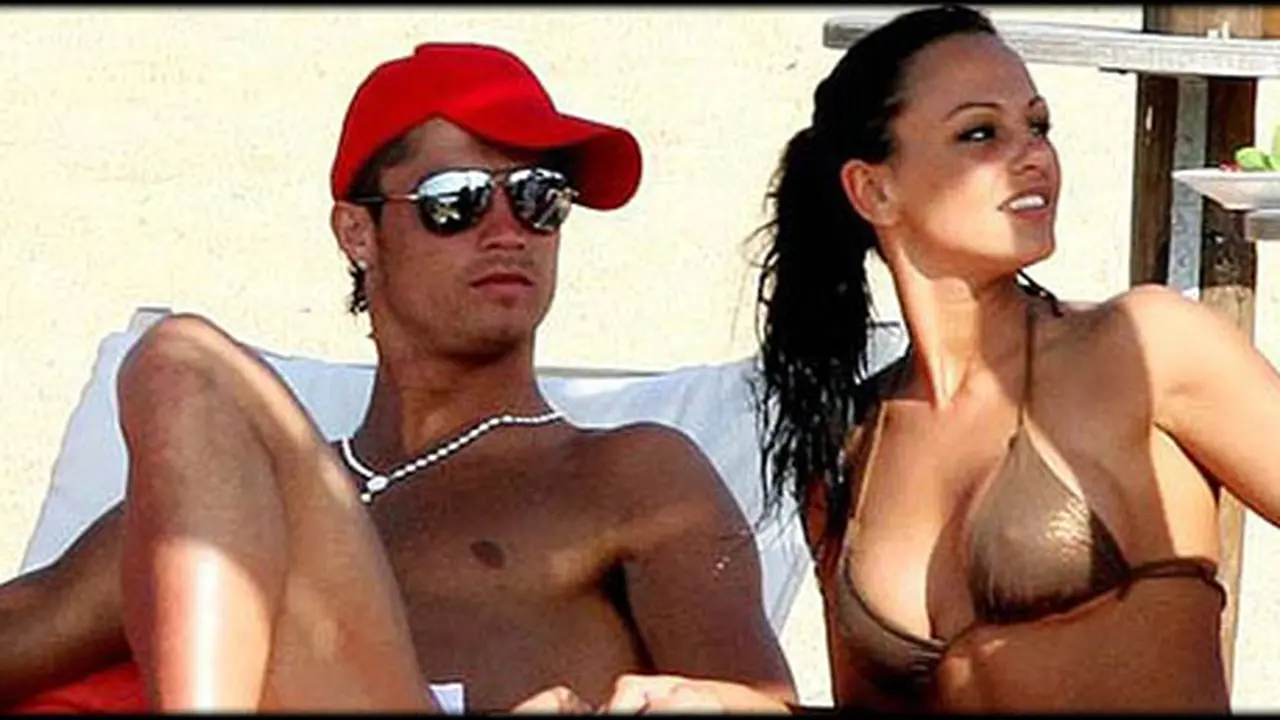 Model Seksi Spanyol: Ronaldo Loyo di Ranjang