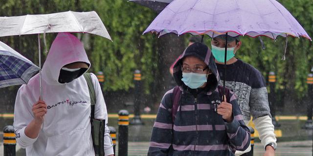 Cuaca Hari Ini Minggu 12 April 2026: Hujan Ringan Berpotensi Guyur Jakarta pada Siang Hari