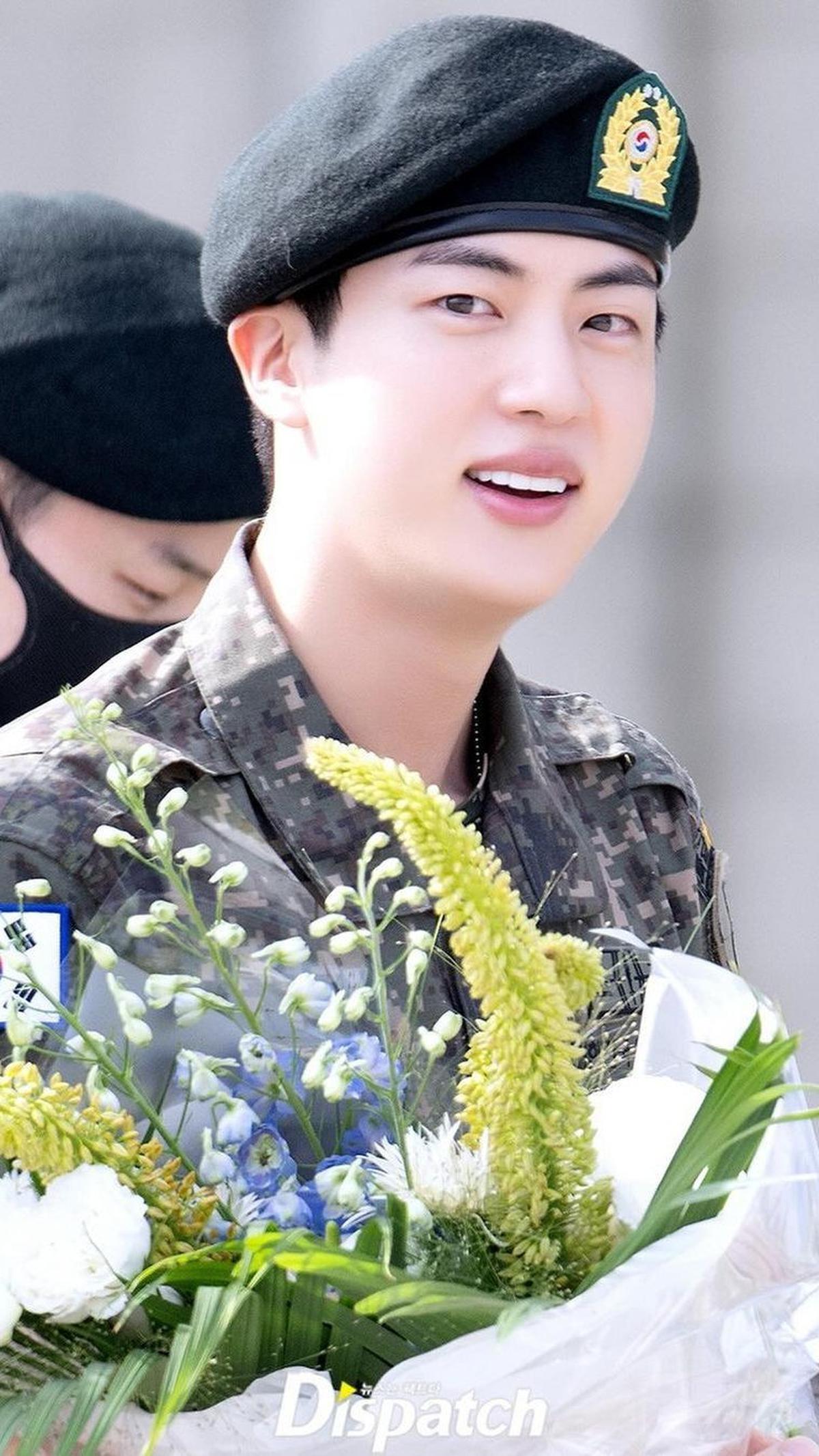 Jin BTS Resmi Menyelesaikan Wajib Militer, Para Member Siap Menyambut