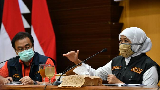 Konferensi pers perkembangan kasus virus corona baru yang memicu COVID-19 di Gedung Grahadi, Jumat (8/5/2020) (Foto: Liputan6.com/Dian Kurniawan)