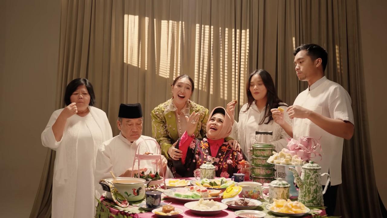 Kolaborasi Pertama Hetty Koes Endang dan Putrinya Afifah Yusuf, Lagu THR Jadi Teman Lebaran