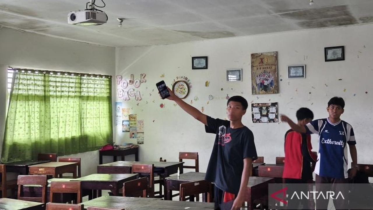Delapan Ruang Kelas Bocor SMAN 1 Cepu Ganggu Aktivitas Belajar Siswa