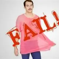 Jangan pernah memaksakan pakaian yang sudah tak layak pakai untuk kamu kenakan.