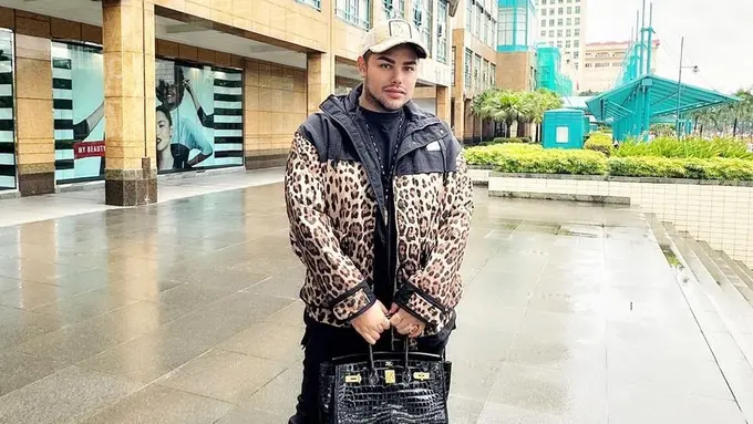 Ivan Gunawan dengan tas mewahnya (Instagram/ivan_gunawan)