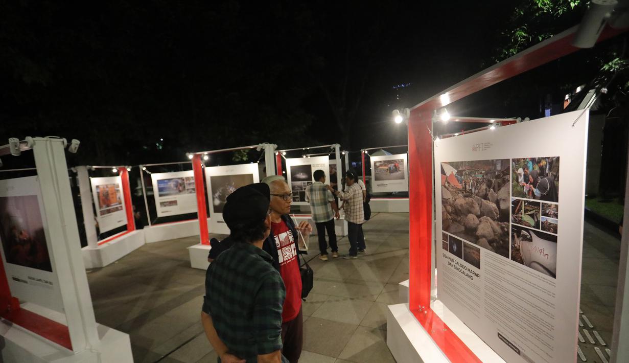 Gelaran APFI 2025 yang digelar organisasi Pewarta Foto Indonesia (PFI) tersebut memberikan tujuh kategori dengan 12 penghargaan atas karya fotografi jurnalistik terbaik sepanjang tahun 2024. (merdeka.com/Arie Basuki)