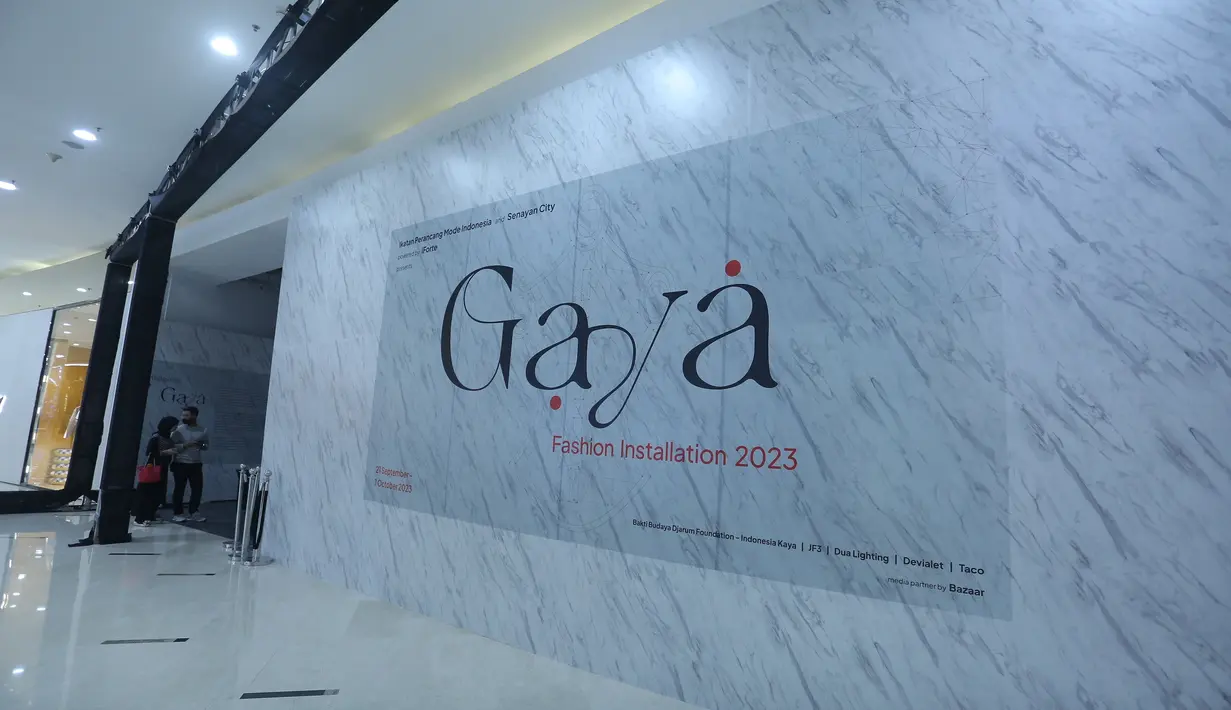 Sahabat Fimela bisa mengunjungi Gaya Fashion Installation 2023 yang berlokasi di lantai dasar Senayan City mula 21 September hingga 1 Oktober 2023.  Jangan sampai ketinggalan! [Dok/Fimela/Bambang E. Ros]