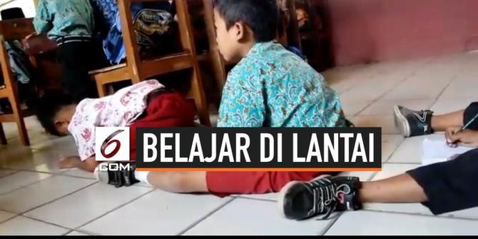 VIDEO: Belajar di Lantai, Siswa SD di Bogor Kedinginan