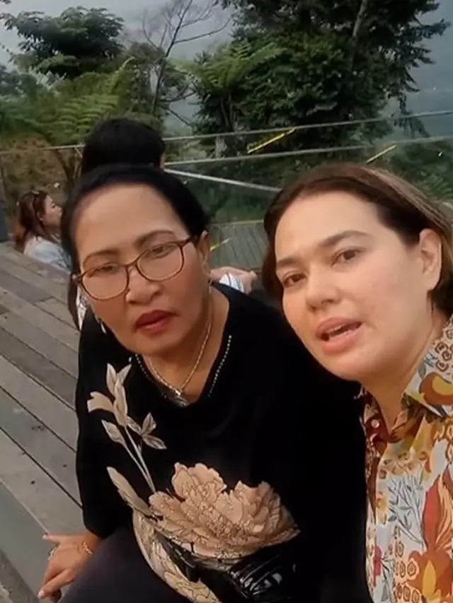 Catherine Wilson mesra bersama suami (Instagram/cathrinewilson)