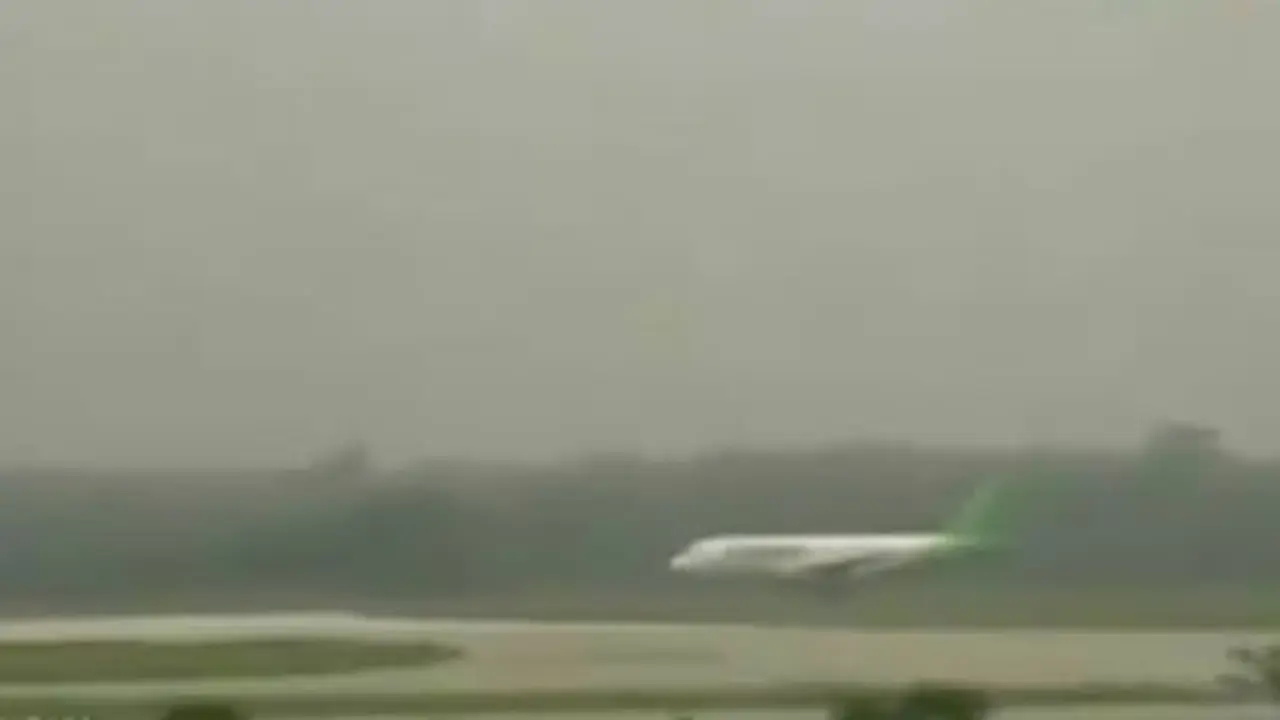 (lip6 Petang) Bandara lumpuh akibat kabut asap-140918