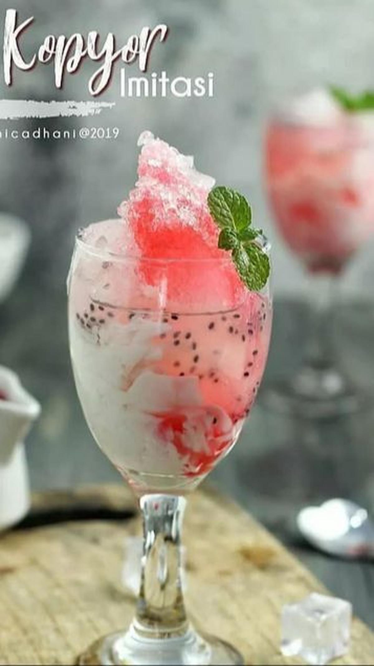 10. Resep Minuman Es Segar: Es Kopyor Imitasi<br>
