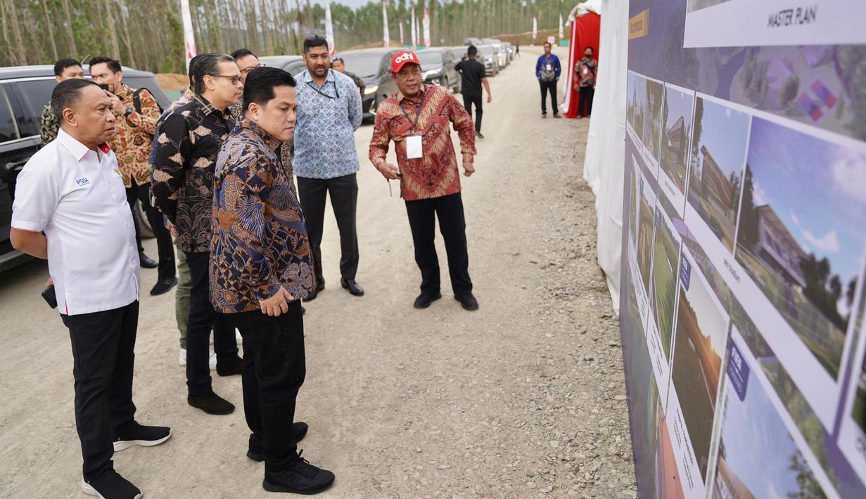 Erick menyampaikan, FIFA telah memberikan bantuan senilai Rp 85,6 miliar untuk pembangunan TC fase pertama untuk dua lapangan, tempat penginapan untuk para pemain dan pelatih, juga ruang ganti. "Ini pertama kali sebagai FIFA memberikan hibah sebesar ini ke sebuah negara," ucap Erick. (Biro Pers Kepresidenan)
