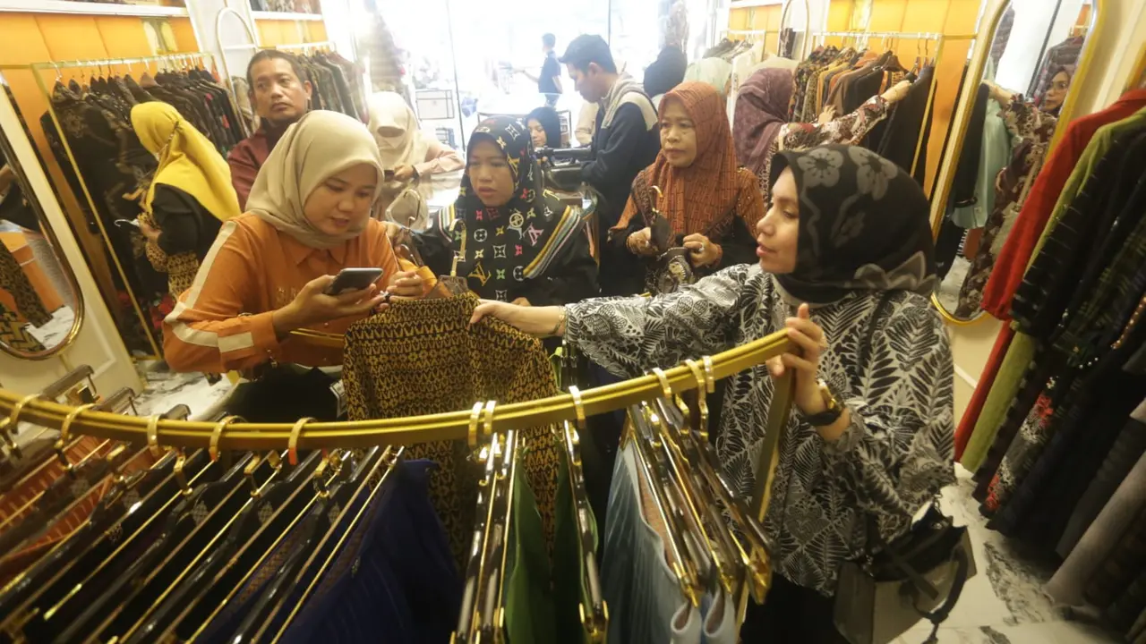 Fashion Muslimah Ala Timur Tengah yang Mewah dan Elegan