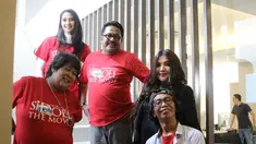 Demi menjaga keaslian film Si Doel seperti terdahulu, set rumah dibuat ulang semirip mungkin.