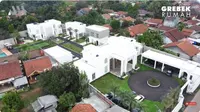 4 Potret Rumah Ustaz Solmed dengan Fasilitas Serba Mewah, Ada Bioskop hingga Bensin Pom Mini