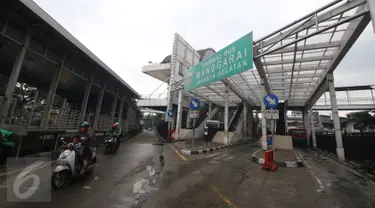 Suasana Terminal Manggarai, di Jakarta, Jumat (10/2). Meskipun sepi penumpang, terminal yang telah direvitalisasi pada 2014 dan menjadi percontohan terminal modern ini 85 persen masih dalam kondisi baik dan terawat.  (Liputan6.com/Angga Yuniar)