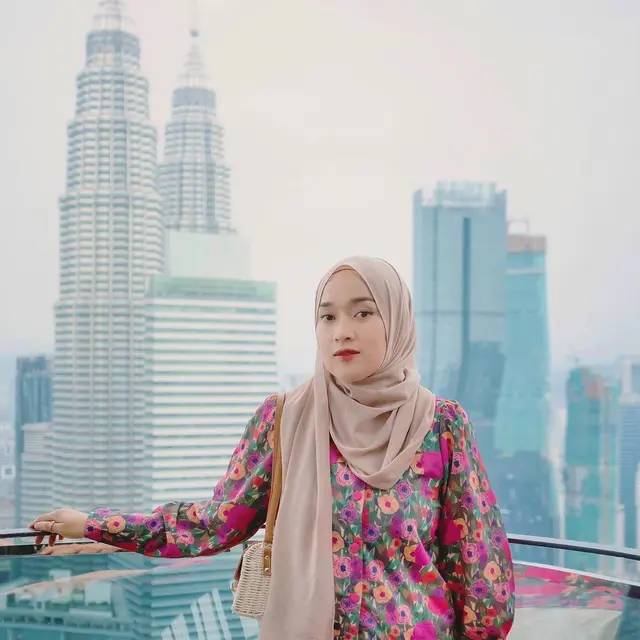 6 Artis Ini Setia Berhijab dan Tidak Ubah Penampilan Usai Cerai, Banjir Pujian