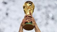 Ilustrasi trofi piala dunia (AFP)