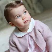 Tepat setahun yang lalu, putri kecil kedua pasangan Kate Middleton dan Pangeran William tengah merayakan hari ulang tahun. Kini, usia Princess Charlotte menginjak 1 tahun. (viainstagram@kensingtonroyal/Bintang.com)