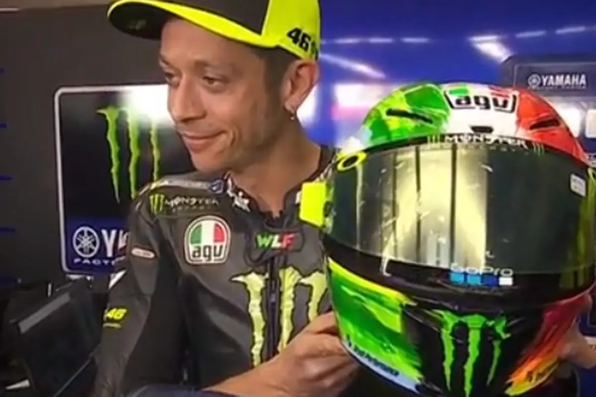 Valentino pamer helm spesial di MotoGP Italia