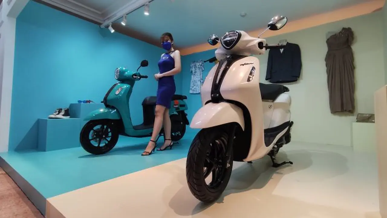 Yamaha Grand Filano Hybrid-Connected