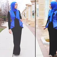 Nuansa hijab biru yang buat harimu memesona. (via: biutifa.com)