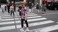 Tina Toon liburan di Jepang. (dok.Instagram @tinatoon101/https://www.instagram.com/p/B0R3R-THRs9/Henry