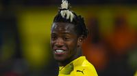 Michy Batshuayi jadi pahlawan Borussia Dortmund setelah mencetak dua gol sekaligus membantu timnya meraih kemenangan 3-2 atas Eintracht Frankfurt. (AFP/Patrick Stollarz)