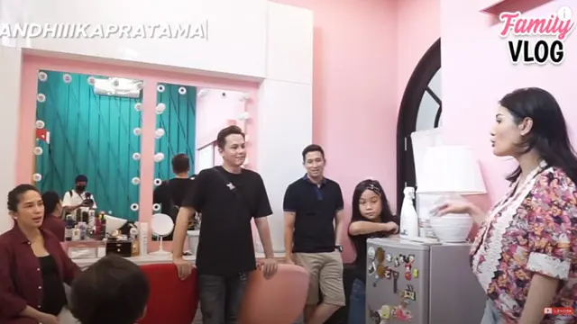 6 Potret Rumah Mewah Nindy Ayunda, Megah dan Ada Lift
