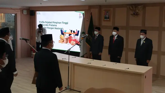 Kepala Badan Pangan Nasional Arief Prasetyo Adi melantik 16 pejabat di lingkungan BPN. (Arief/Liputan6.com)