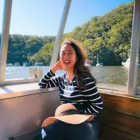 Jiwa petualang Sherina Munaf kembali dimanjakan saat dirinya liburan ke sebuah pulau. [@sherinamunaf]