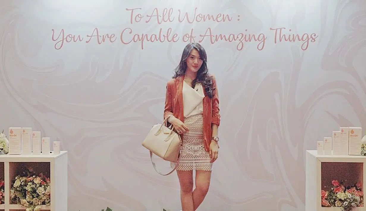 (Instagram/anissaaziza)