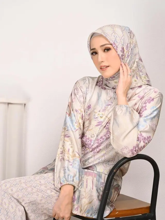 Outfit Adelia Pasha
