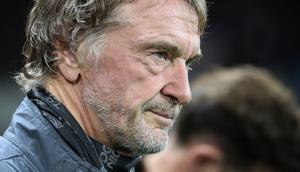 Harga saham Manchester United saat ini dilaporkan juga sedang mengalami kenaikan tajam di New York Stock Exchange. Saham ditutup pada $13,69 (£11,36), atau naik 7,1 persen. Semua kesepakatan untuk menjual saham minoritas diperkirakan tidak akan selesai sampai bulan September mendatang. (AFP/Valery Hache)