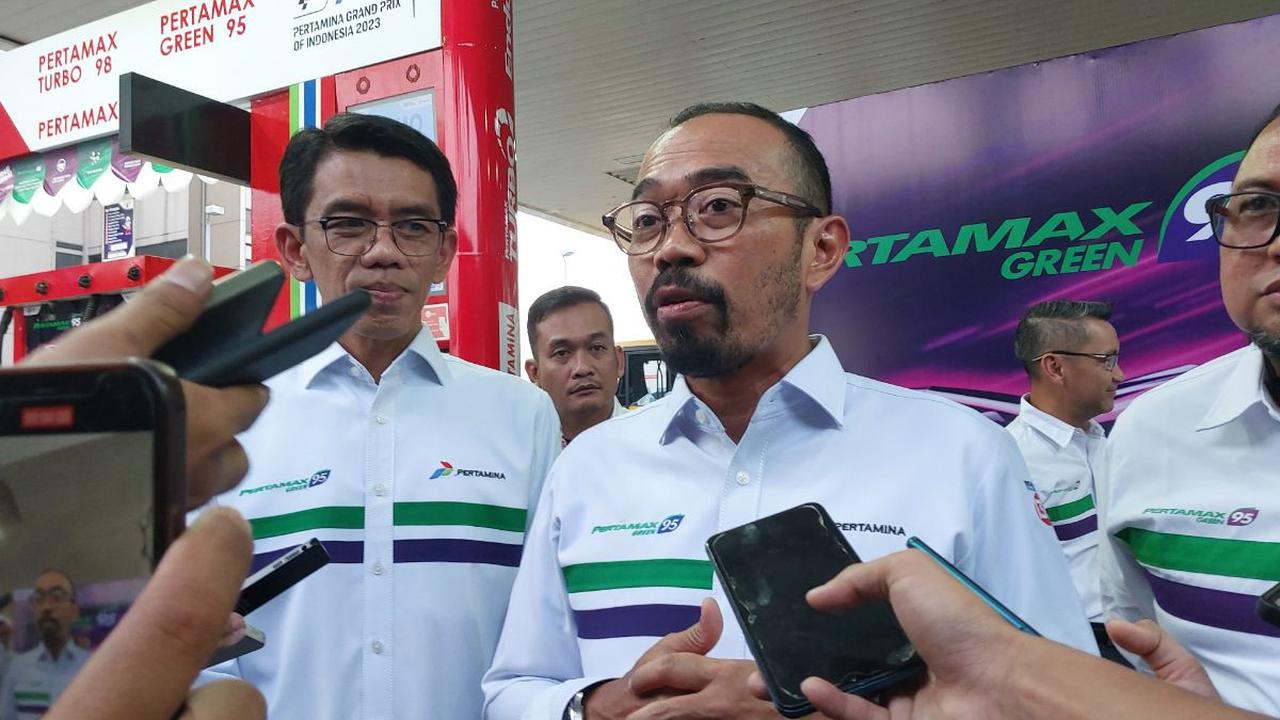 Direktur Utama PT Pertamina Patra Niaga Riva Siahaan menargetkan penjualan Pertamax Green 95 di Jakarta dan Surabaya menyentuh 400 liter per harinya.