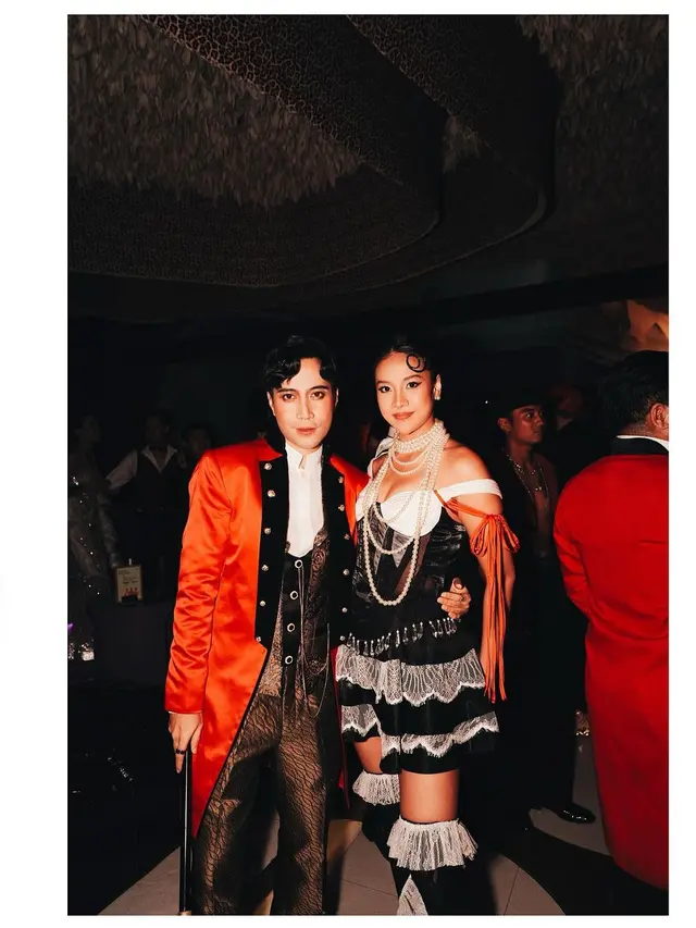 8 Adu Gaya Unik Seleb di Pesta Ultah Geng Aries 2024 Bertema Cabaret, Vidi Aldiano, Yuki Kato, hingga Bunga Citra Lestari