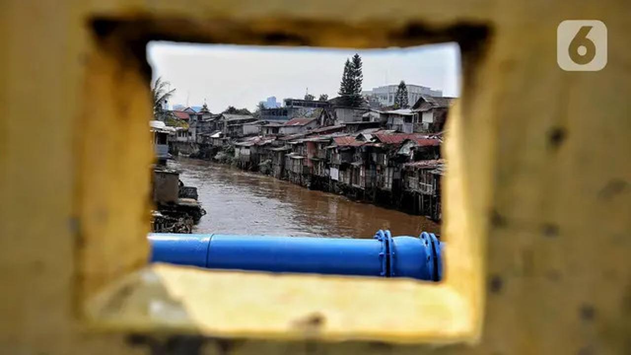 Kehidupan Warga Bantaran di Tengah Rencana Proyek Normalisasi Sungai Ciliwung