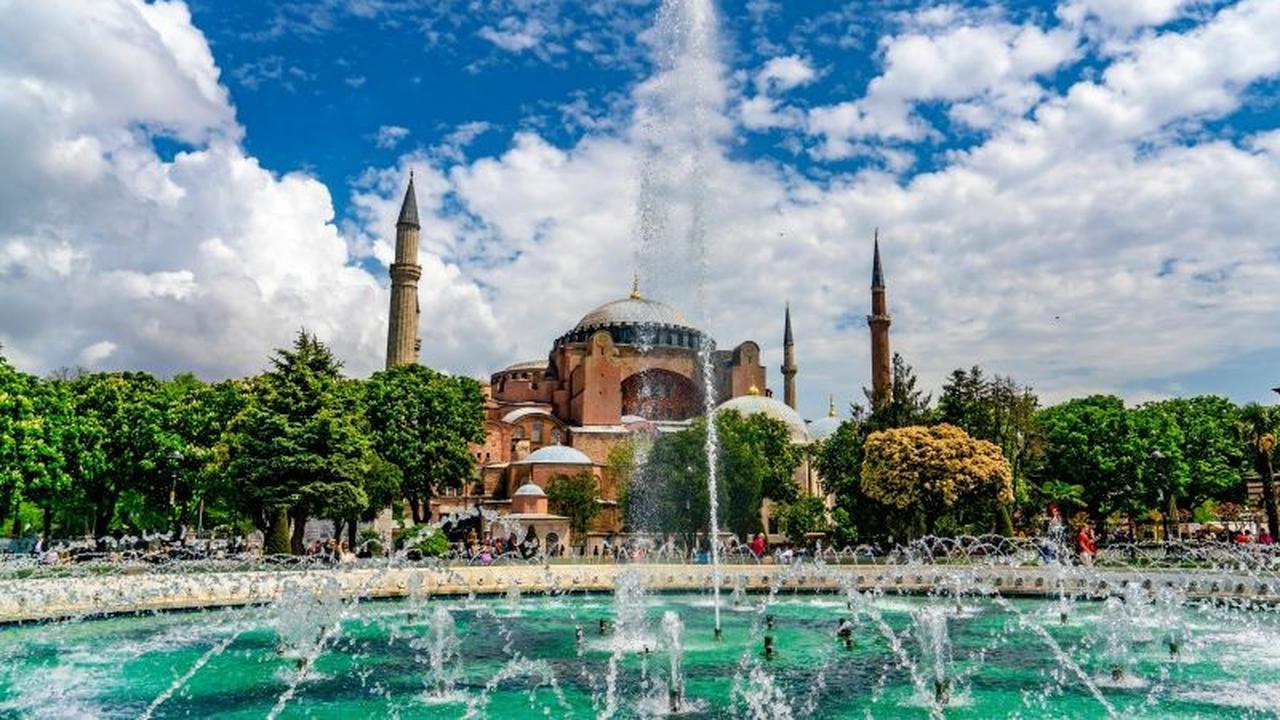 Mengenal Lebih Dekat Mahakarya Hagia Sofia Turki: Jejak Sejarah di Istanbul dan Iznik