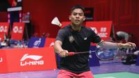 Tunggal putra Indonesia Moh Zaki Ubaidillah atau akrab disapa Ubed memulai debutnya di Hong Kong Open 2025. Turnamen bulu tangkis level BWF Super 500&nbsp;ini berlangsung di Hong Kong Coliseum, 9-14 September. (foto: PBSI)