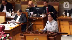 Ketua DPR Puan Maharani menyampaikan pidato penutupan sidang paripurna DPR ke-6 masa persidangan I 2019-2020 di Kompleks Parlemen, Jakarta, Selasa (17/12/2019). Rapat menyampaikan laporan Baleg DPR RI terhadap Rancangan Peraturan DPR Tentang Tata Cara Penyusunan Prolegnas. (Liputan6.com/Johan Tallo)