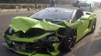 Lamborghini berkelir hijau tersebut kerap dipakai sang pengacara kondang Hotman Paris Hutapea.