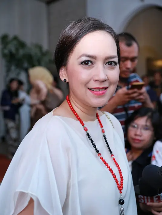 Bertempat di Marina Batavia, kawasan Sunda Kelapa, Jakarta Utara pada Minggu (15/7/2018), suasana pesta resepsi keduanya pun berlangsung meriah dengan suasana yang santai. (Adrian Putra/Bintang.com)