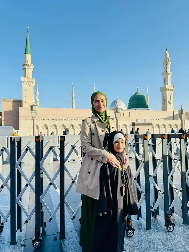 Atiqah Hasiholan dan Rio Dewanto