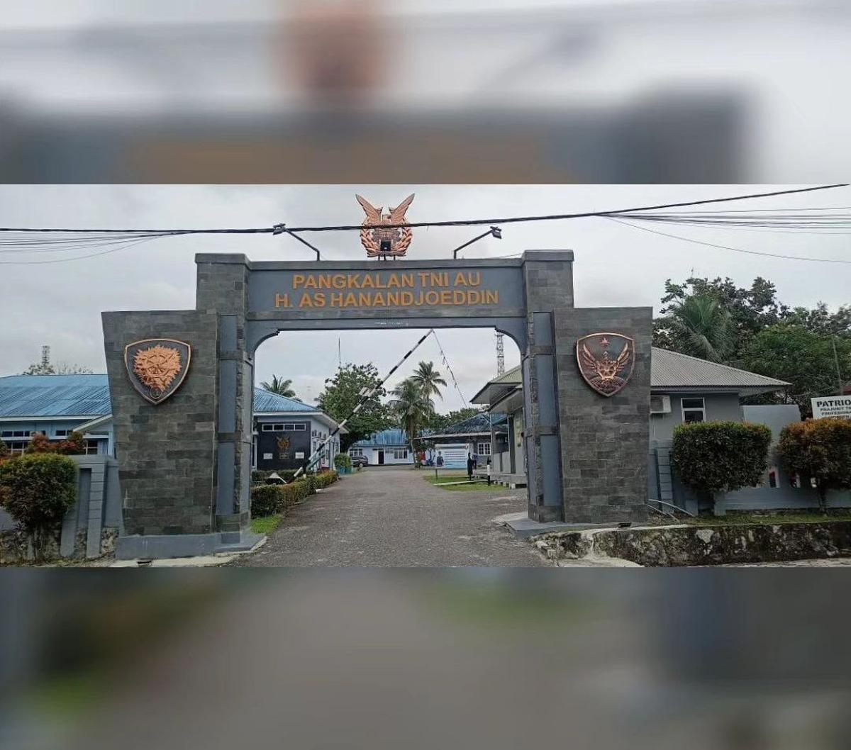Rupanya, para pasukan TNI Angkatan Udara ini tidak berpatroli sendirian. Patroli ini diketahui melibatkan tim aset Lanud Hanandjoeddin. <br>