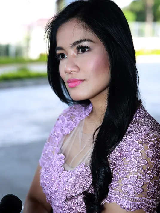 Selain untuk mendapatkan momen pergantian tahun bersama keluarga, Titi Kamal dan Christian Sugiono juga menghindari keramaian berlibur di akhir tahun. Sehingga ketika orang-orang sudah beraktifitas barulah mereka berangkat. (Deki Prayoga/Bintang.com)