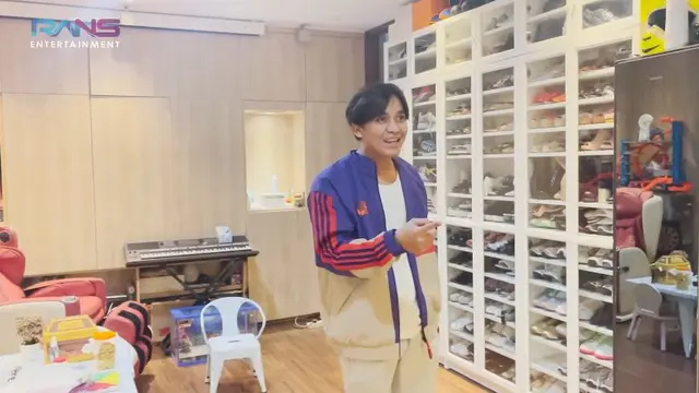 Sukses Jalani Diet, Ini 6 Potret Terbaru Billy Syahputra yang Bikin Pangling