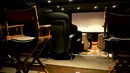 Uplink X di Tokyo ini adalah bioskop terkecil di dunia dengan kapasitas 40 kursi saja. Uniknya, kursi tersebut bisa dipindahkan sesuai selera penonton. (www.flickr.com)