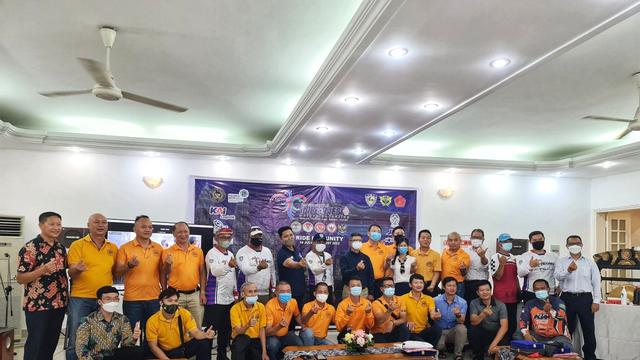 Foto bersama pada Gathering WIMT 2022 dengan Bikers Viet Nam di KBRI Hanoi (1/8).