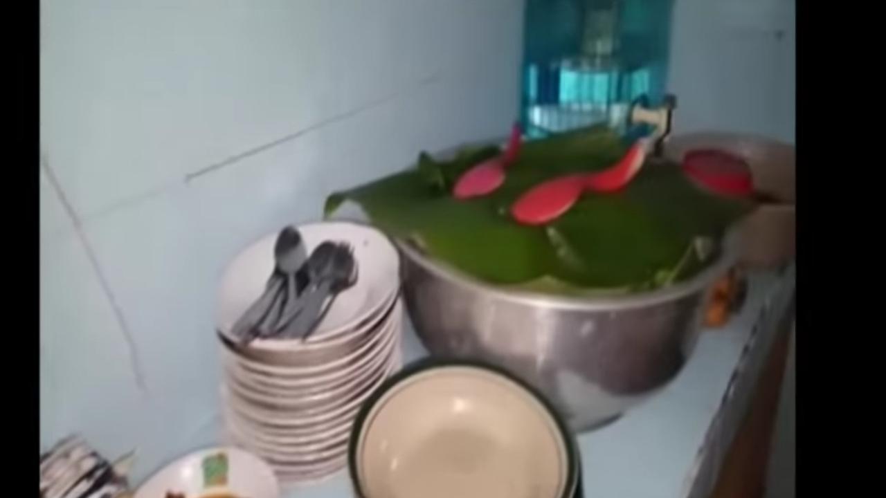 5 Potret Dapur Sederhana Lesti Kejora di Rumah Masa Kecil Cianjur, Makan Lesehan Tanpa Alas Tetap Nikmat